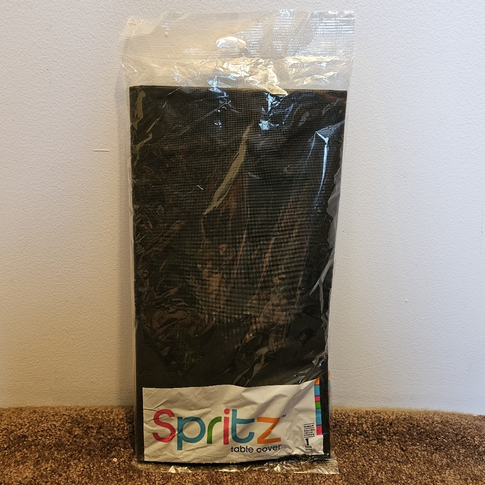 Target Spritz Solid Black Table Cover